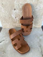 Nodette Tan Leather - Django & Juliette